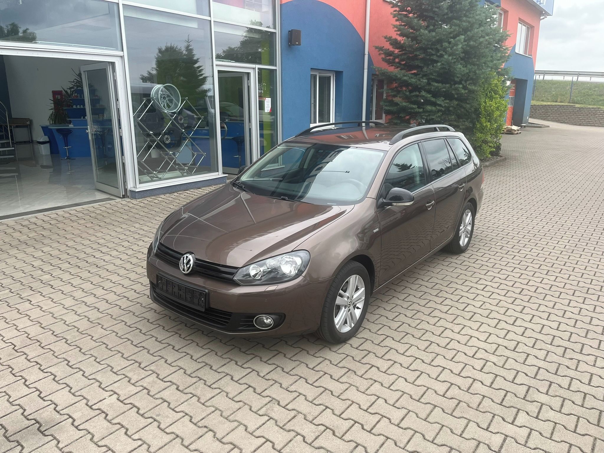 Volkswagen Golf, 1,2 TSI, 77kW, KOMBI, MATCH - fotka 2