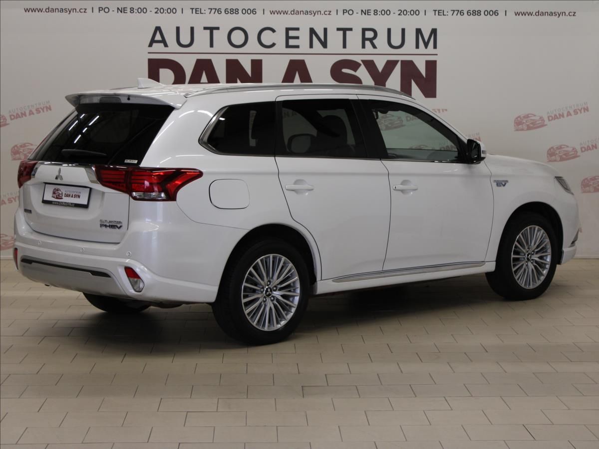 Mitsubishi Outlander, 2,4 PHEV 4WD "Intro Edition" - fotka 4