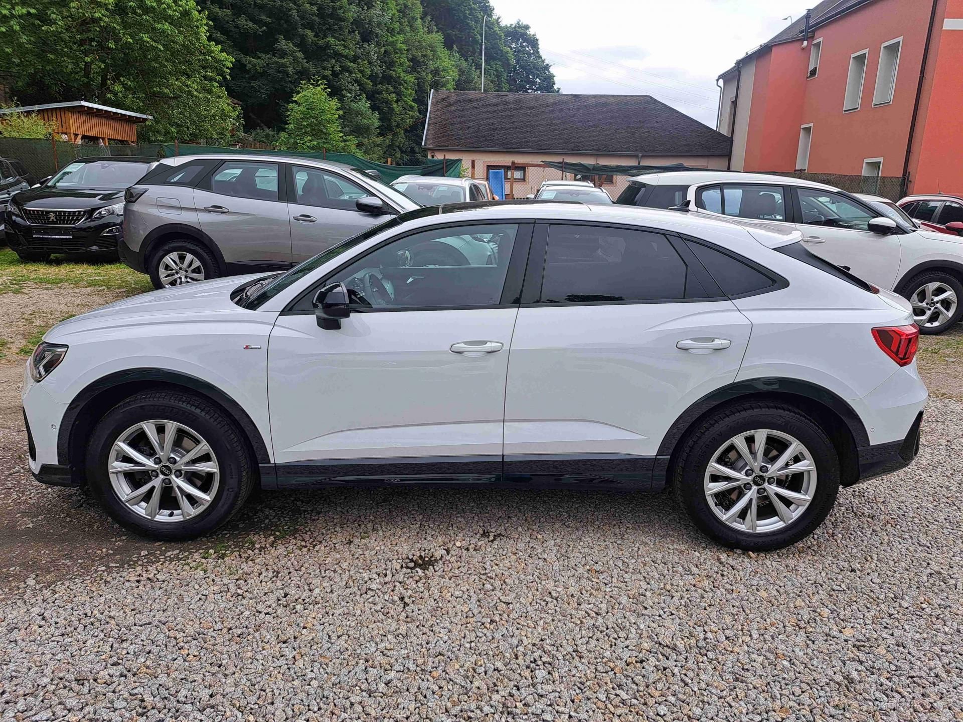 Audi Q3, TSI ACC LED  SPORTBACK  S-LINE - fotka 6