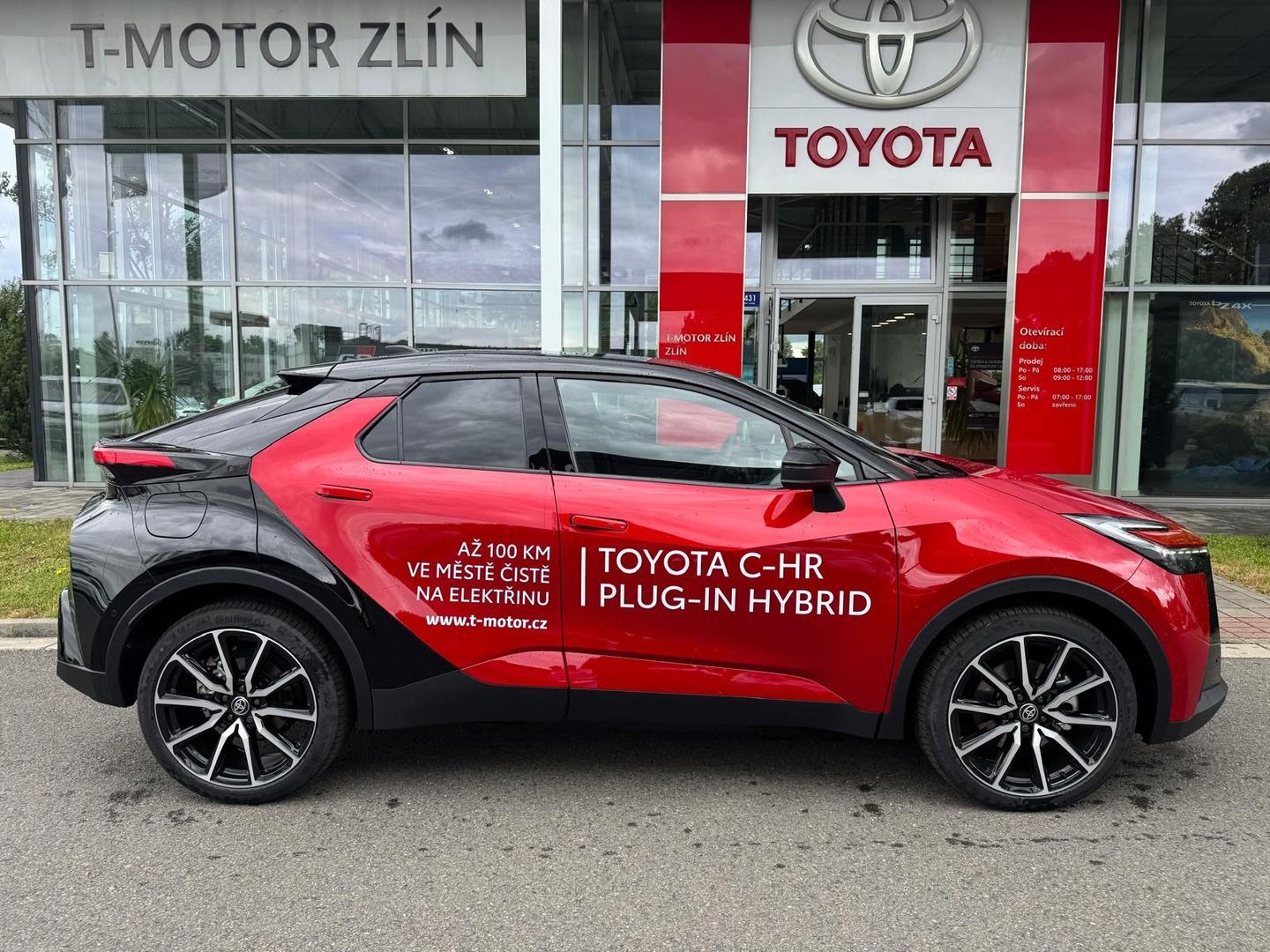 Toyota C-HR, Plug-in GR SPORT Premiere - fotka 2