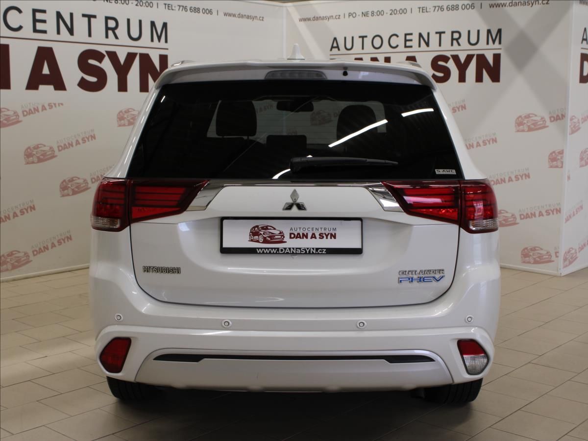 Mitsubishi Outlander, 2,4 PHEV 4WD "Intro Edition" - fotka 5