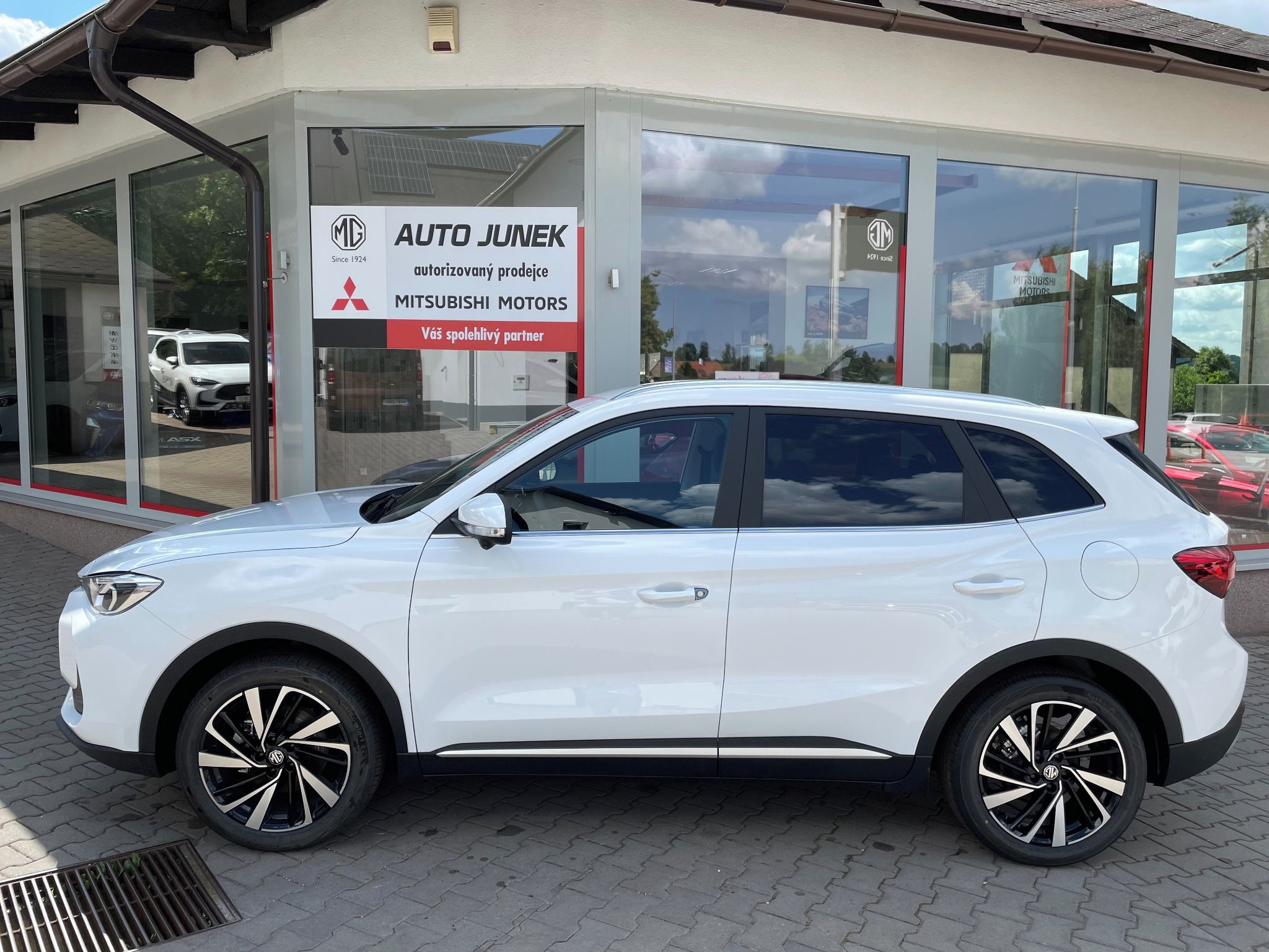 MG ZS, 1.5 HYBRID+ EXCLUSIVE - fotka 2