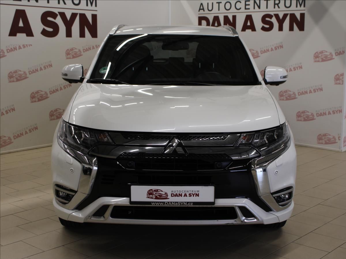 Mitsubishi Outlander, 2,4 PHEV 4WD "Intro Edition" - fotka 2