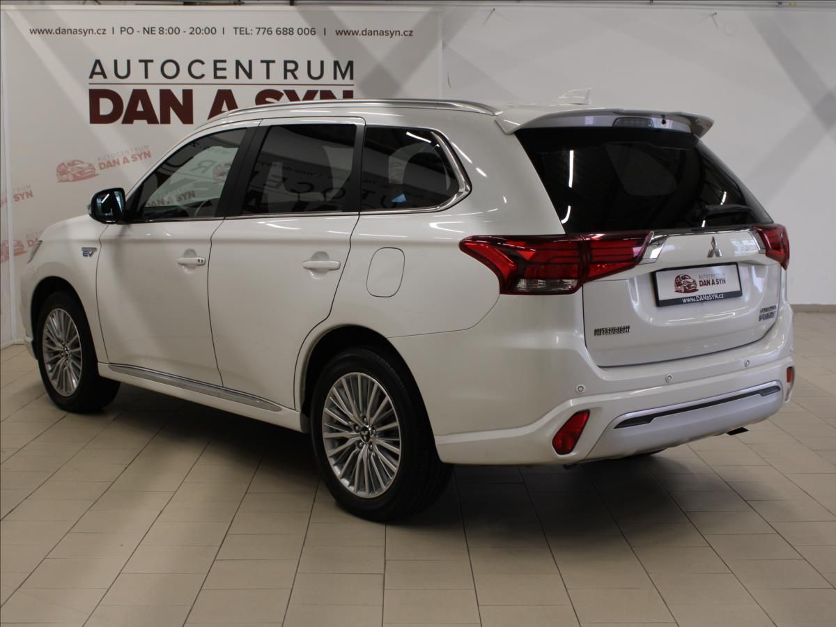 Mitsubishi Outlander, 2,4 PHEV 4WD "Intro Edition" - fotka 6