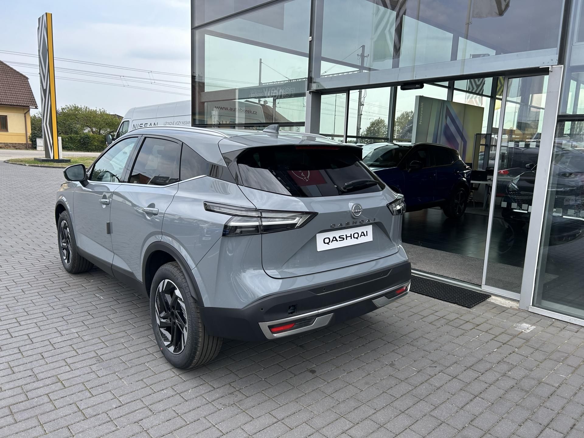 Nissan Qashqai, N-CONNECTA 1.3 DIG-T 103kw 6MT - fotka 4
