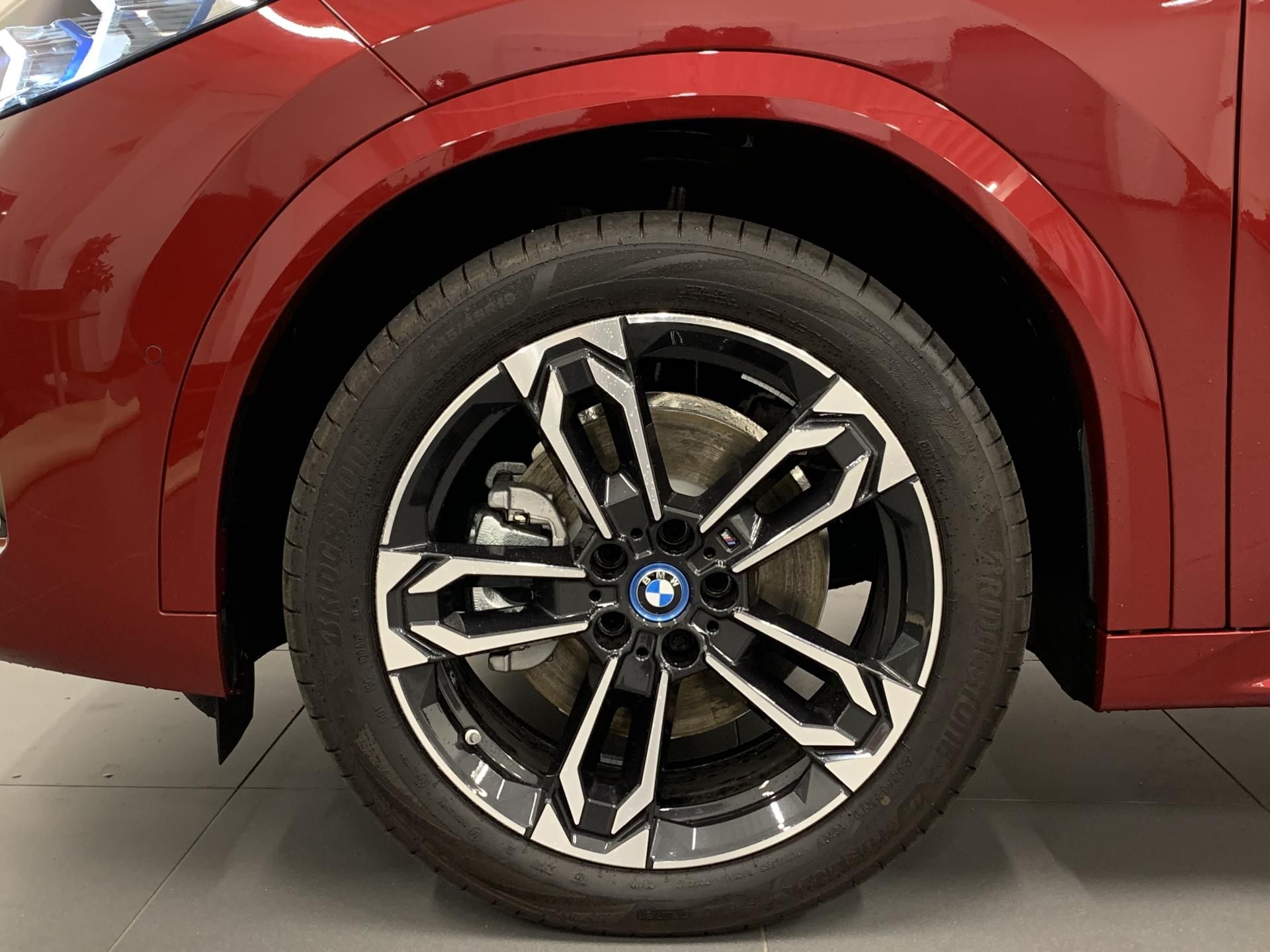 BMW iX2, iX2 xDrive30 - fotka 6