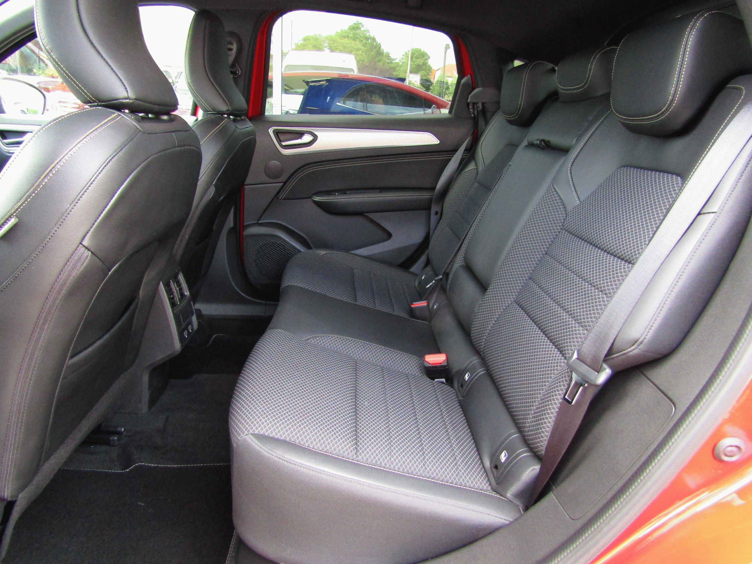 Renault Arkana, mild hybrid TCe 140 EDC Techno - fotka 6
