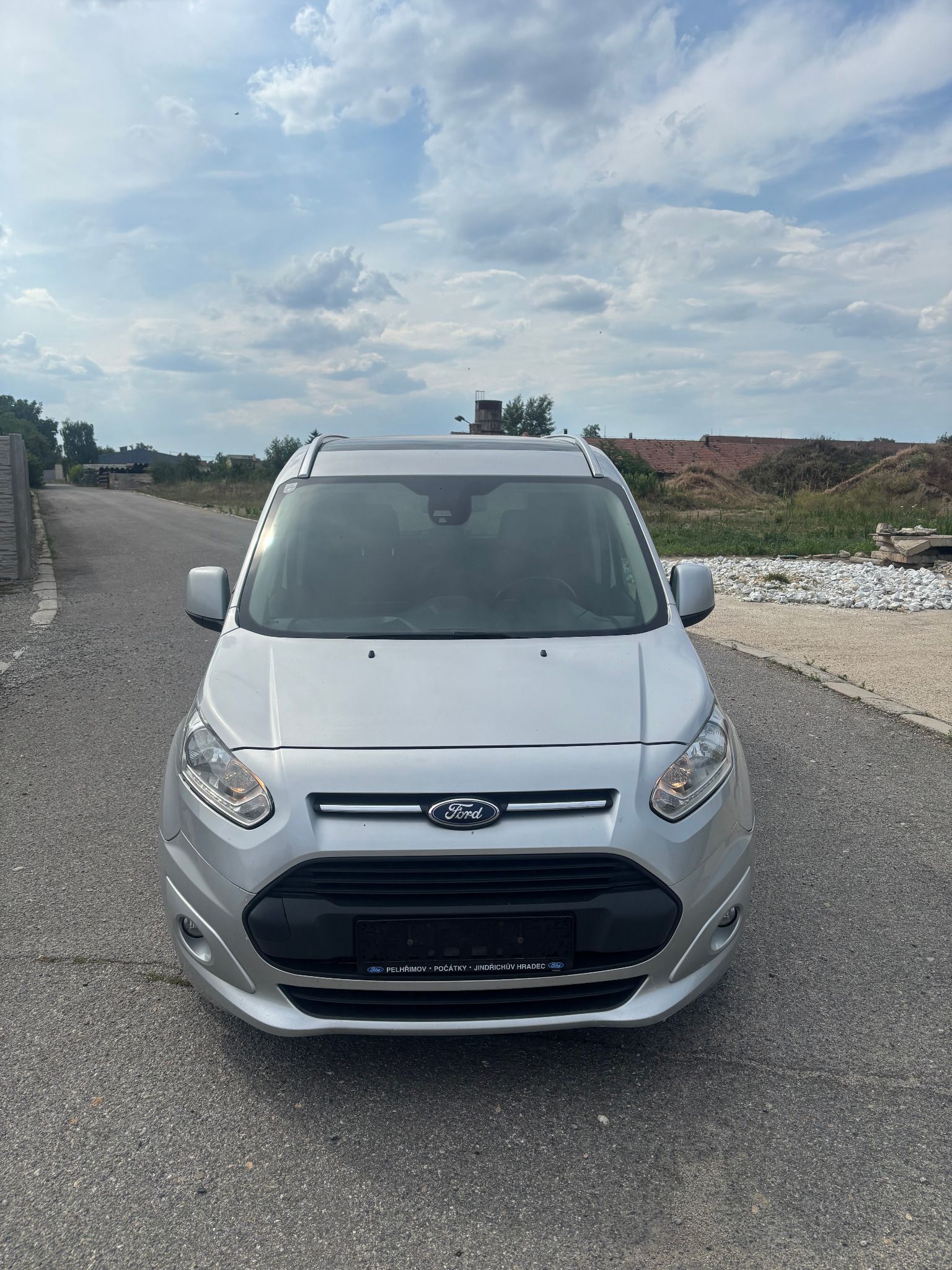 Ford Tourneo Connect, 1,5 TDCi,88 kW,PANORAMA,7 MÍST - fotka 2