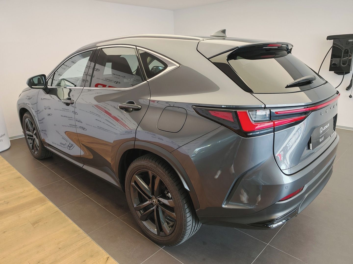 Lexus NX 450h+, 450h+ Plug-in Hybrid EXECUTIVE - fotka 6