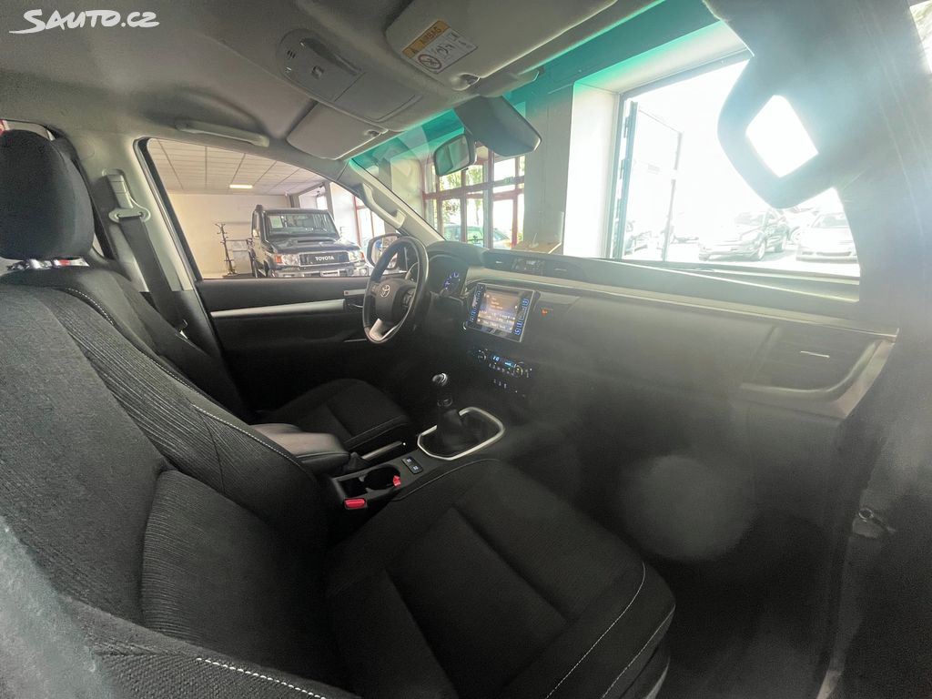 Toyota Hilux, fotka 12