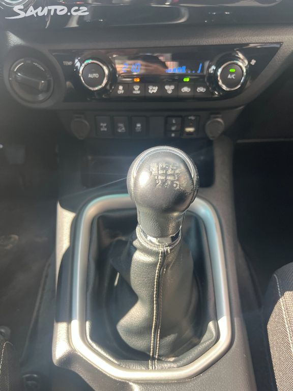 Toyota Hilux, fotka 19