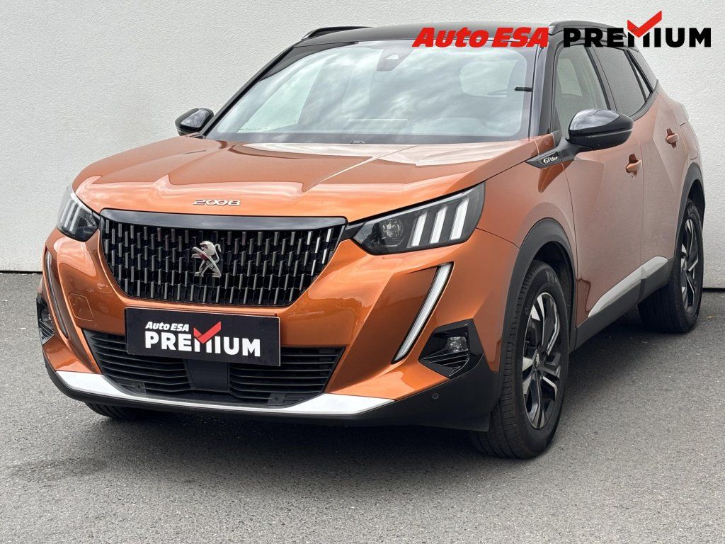 Peugeot 2008, 1.2 PT,GT Line,LED,navi - fotka 3