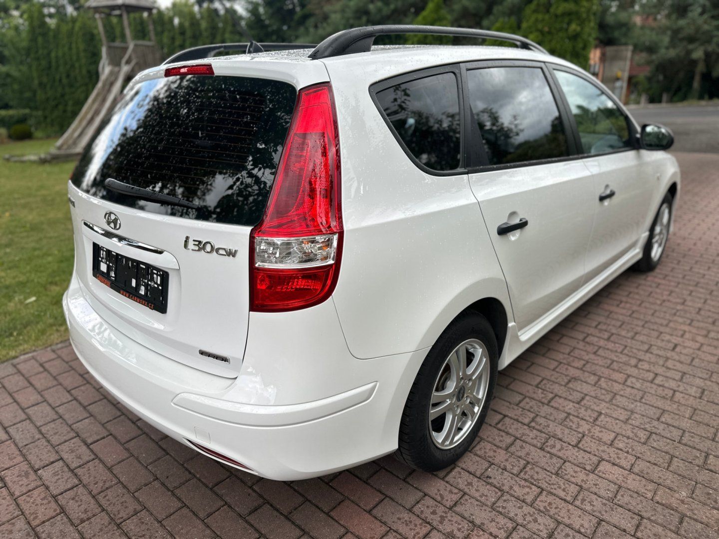 Hyundai i30, CW 1.6Crdi 66kw FIFA - fotka 5