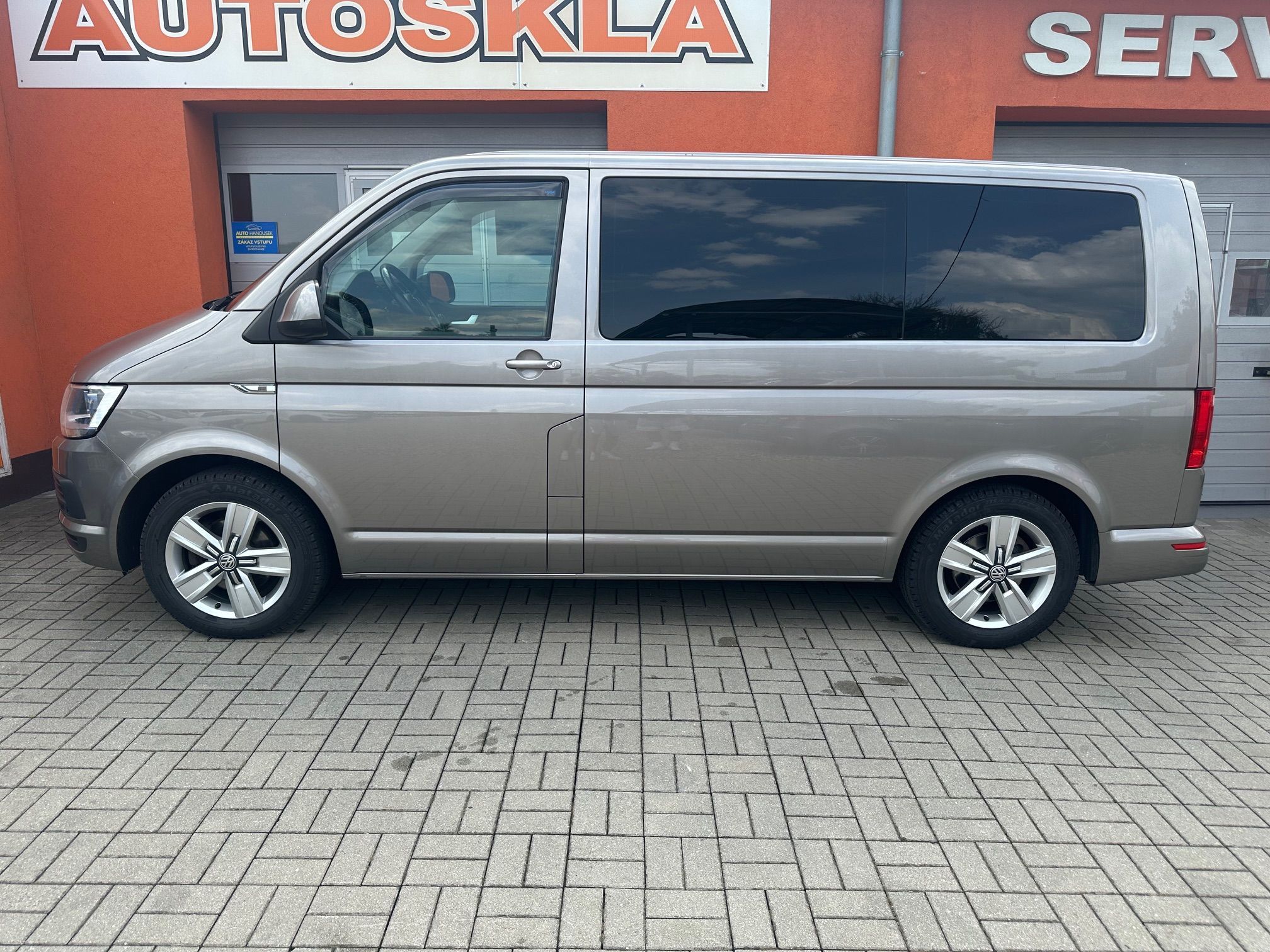 Volkswagen Caravelle, 2.0 TDI 110KW ACC,NAVI,výhřev - fotka 3