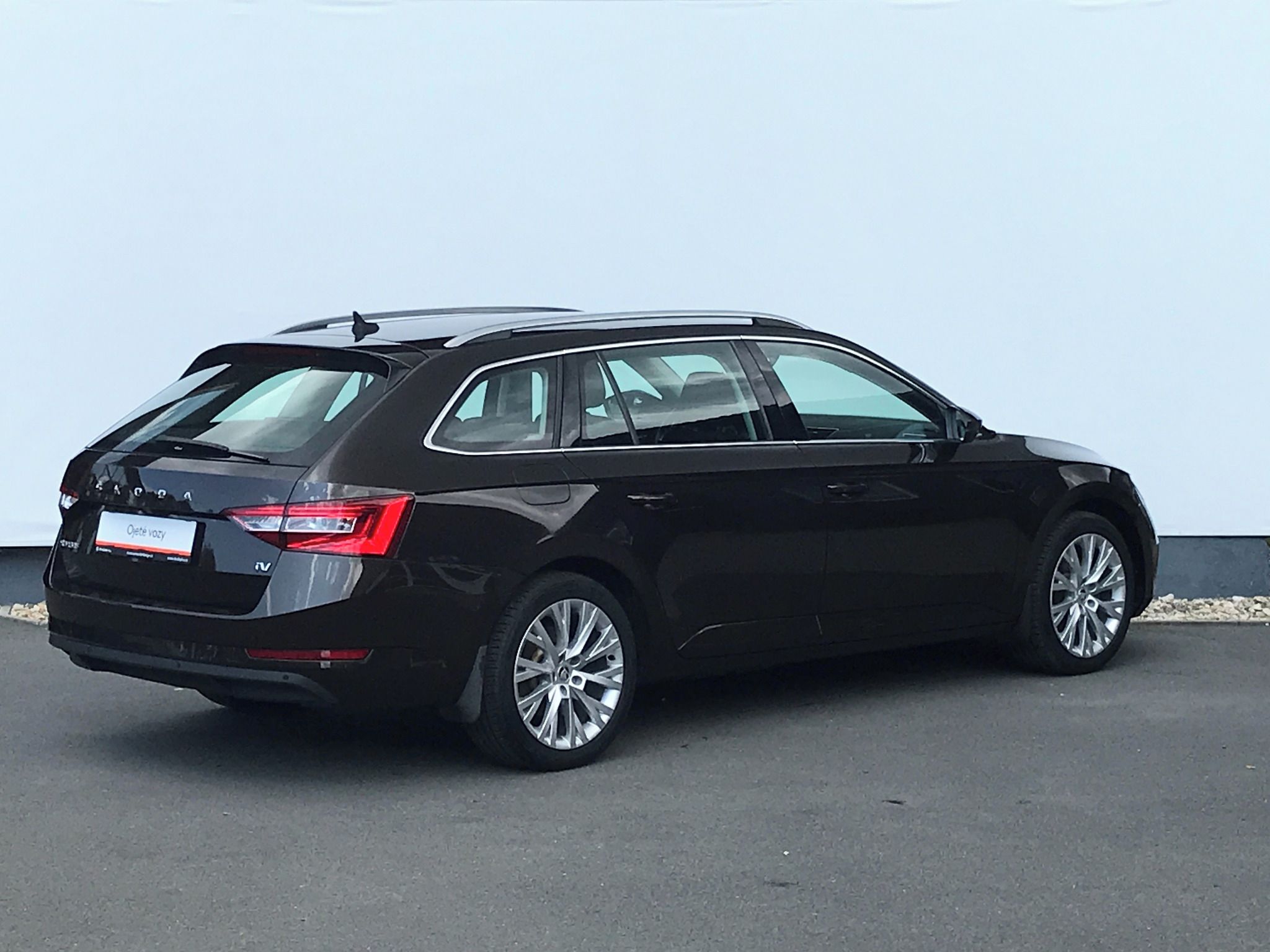 Škoda Superb, iV Style 1.4TSi 160kW 6DSG+NAV - fotka 2