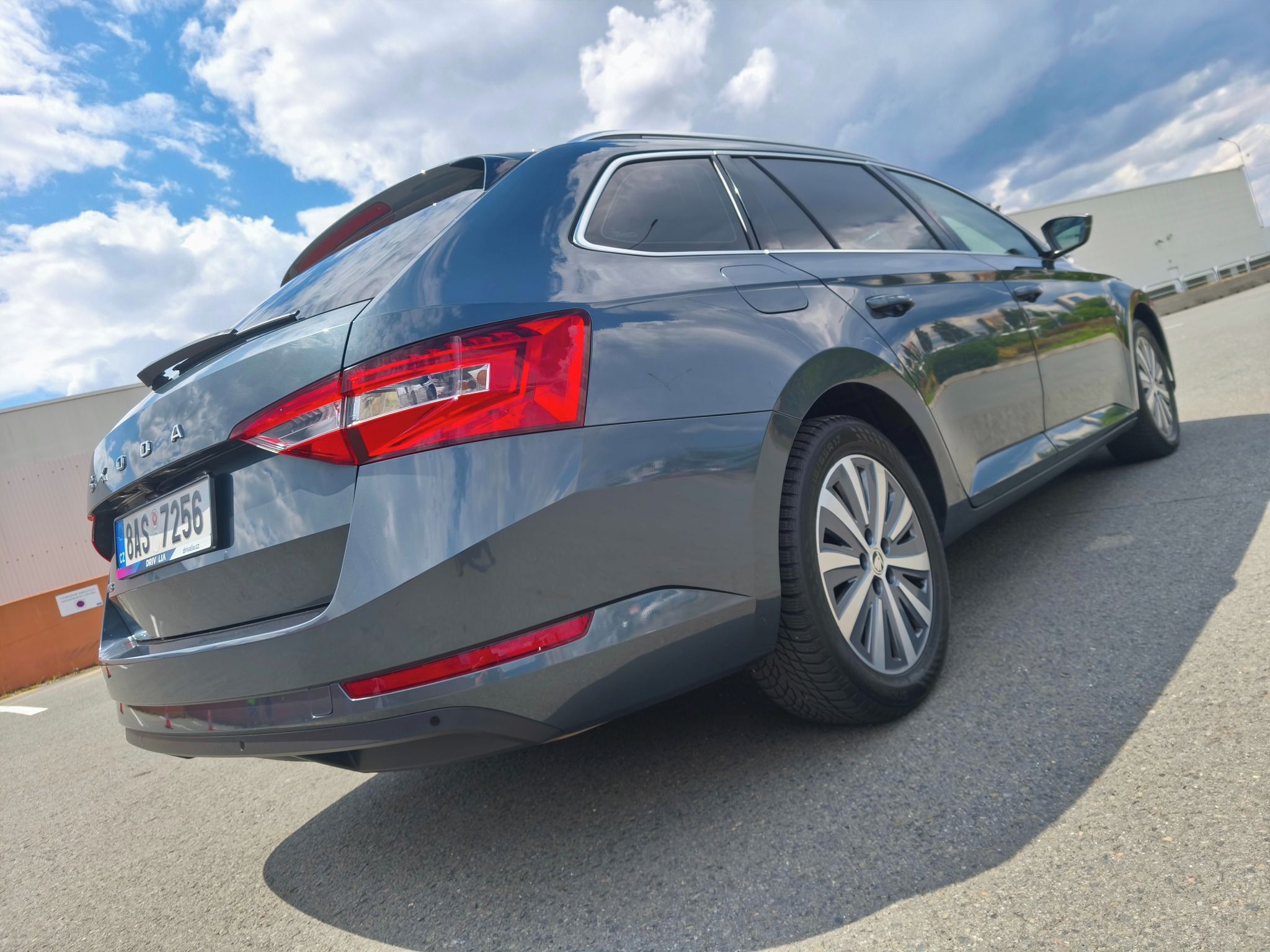 Škoda Superb, combi 2.0 TDi,110kW,Style,Man - fotka 3