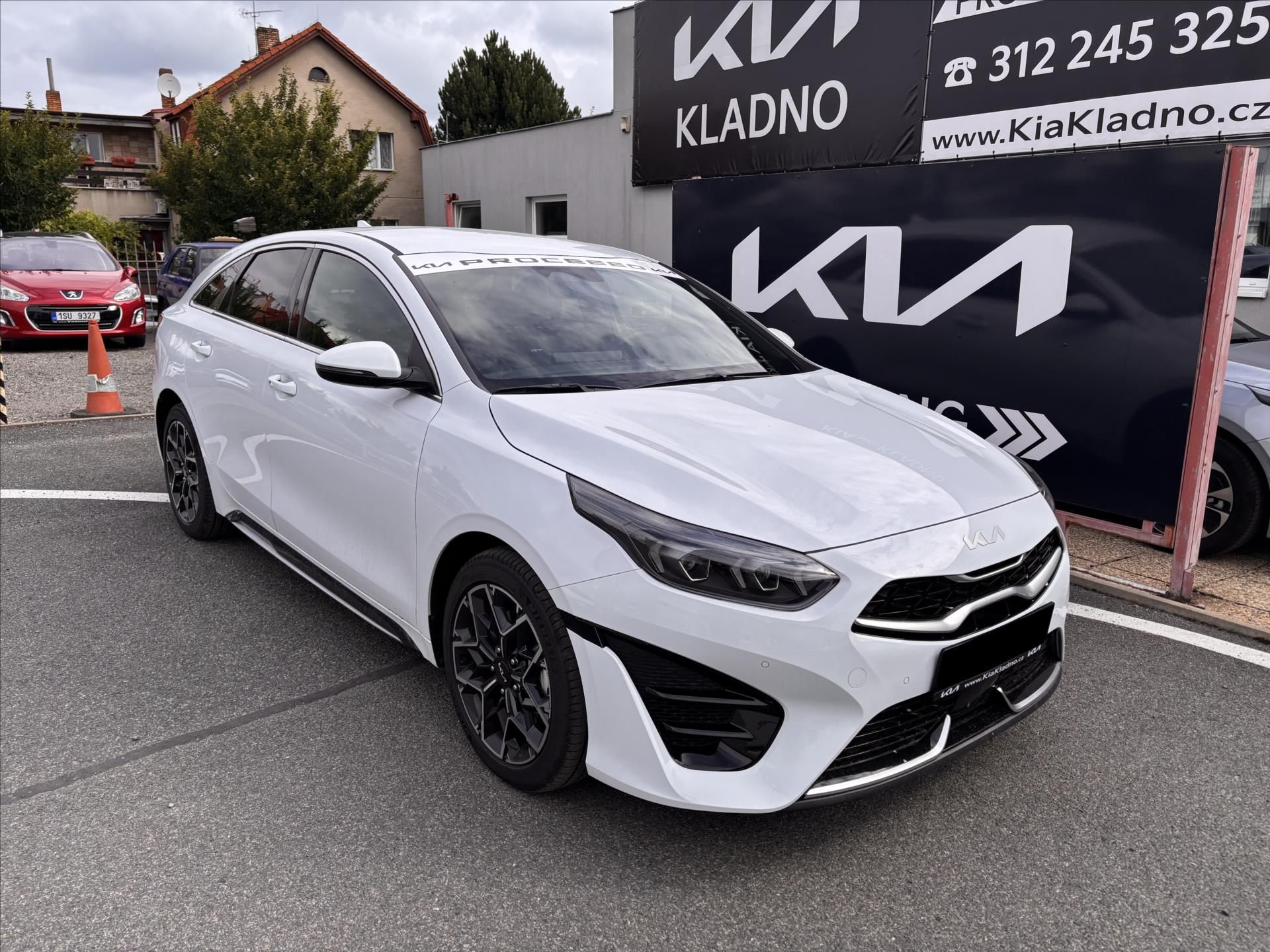 Kia ProCeed, 1,5 T-GDI GPF 7DCT GT-LINE PLU - fotka 3