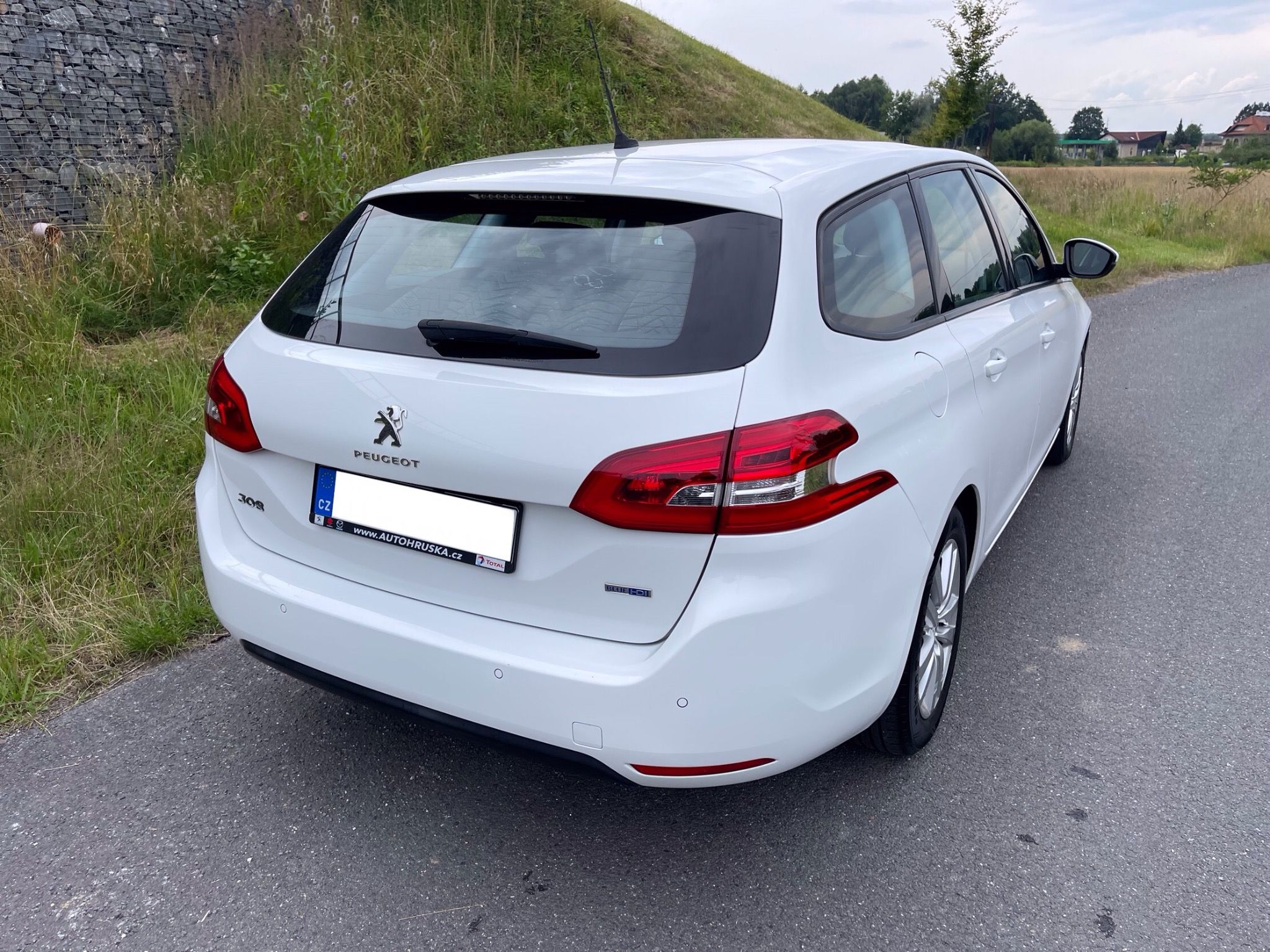 Peugeot 308, 1,6 HDi automat navi s.kniha - fotka 6