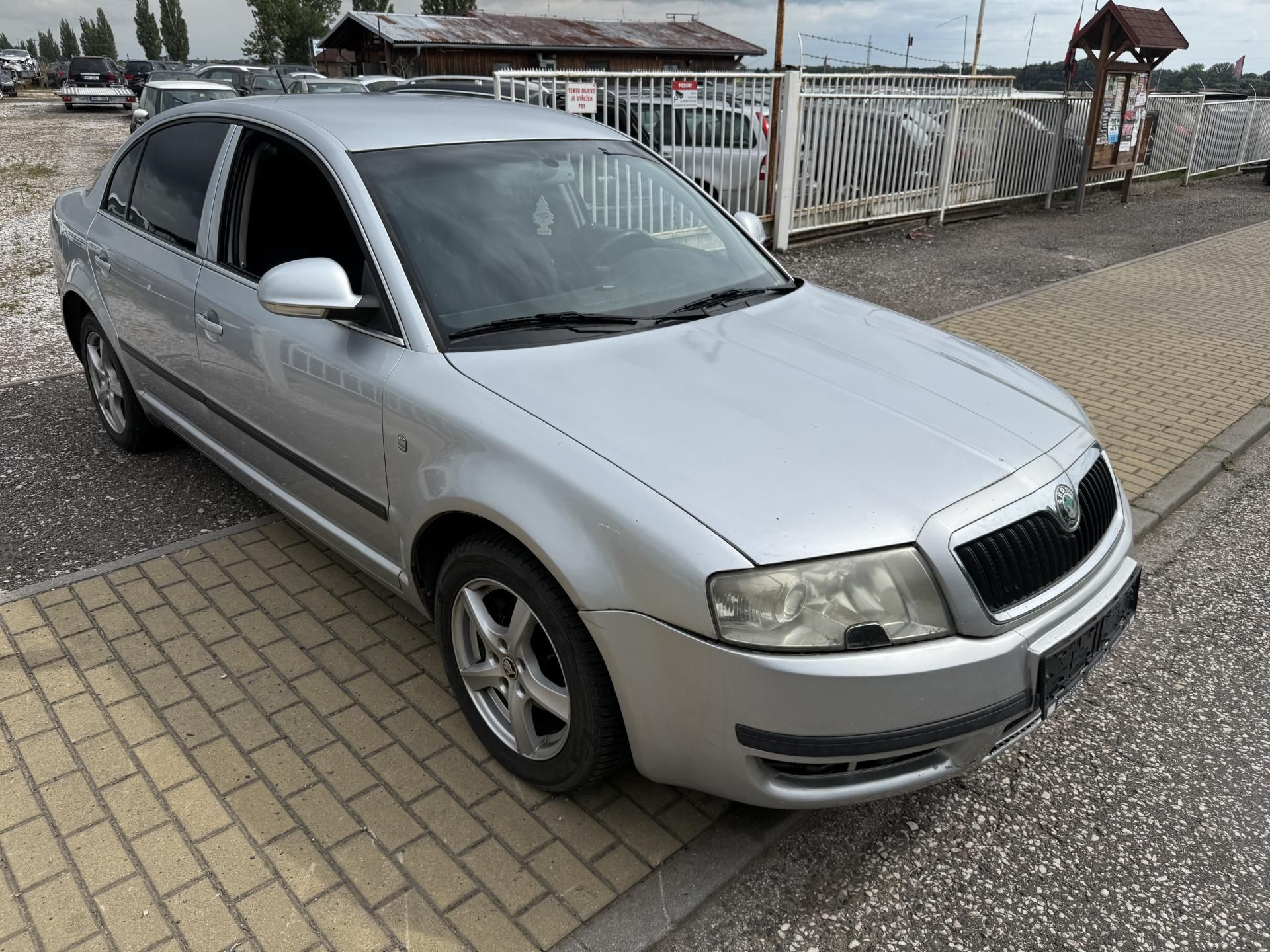 Škoda Superb, 2,0 TDI 103 KW - fotka 5