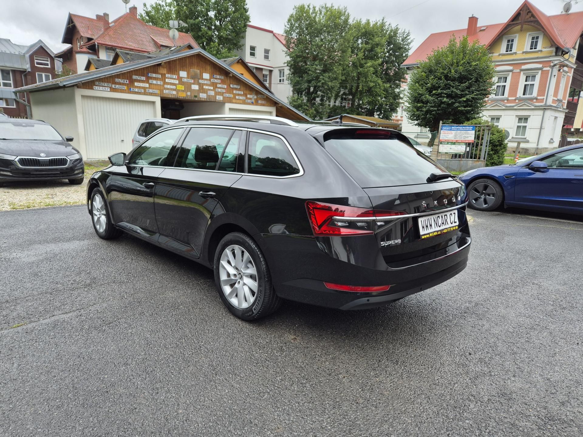 Škoda Superb, Combi 2,0TDi,DSG,110kw,17ALU - fotka 4