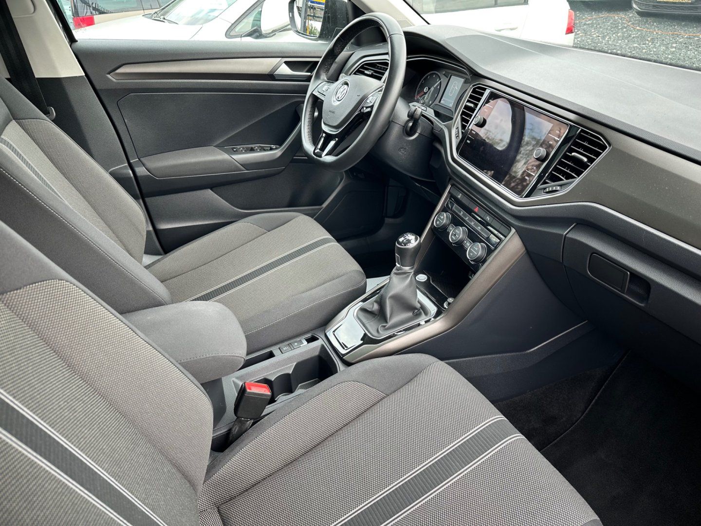 Volkswagen T-Roc, 1.5TSi NAVI, KAMERA. 100%KM - fotka 6