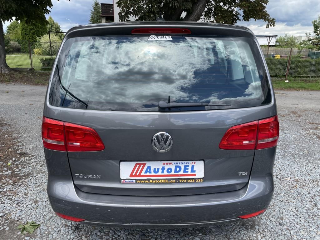 Volkswagen Touran, 1,6 TDi  Navigace,Climatronic - fotka 5
