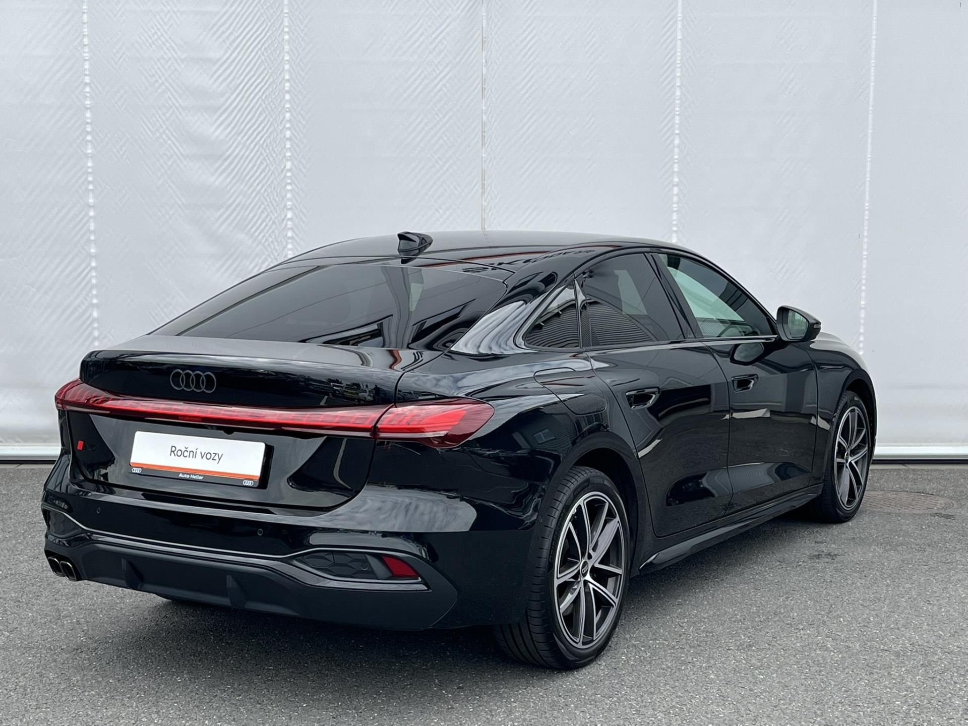 Audi A5, 2.0TDi Quattro 150kW S-Line - fotka 2