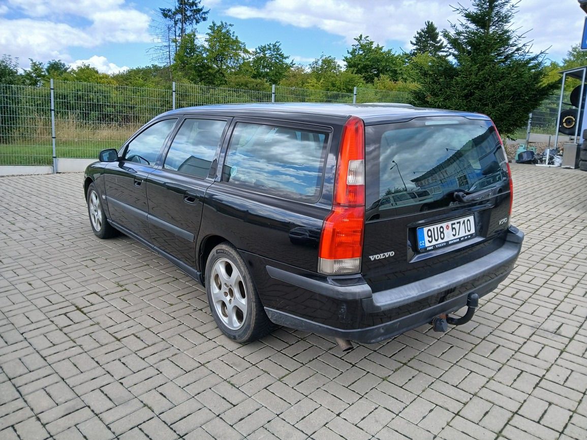 Volvo V70, 2,4 D Nová TK - fotka 3