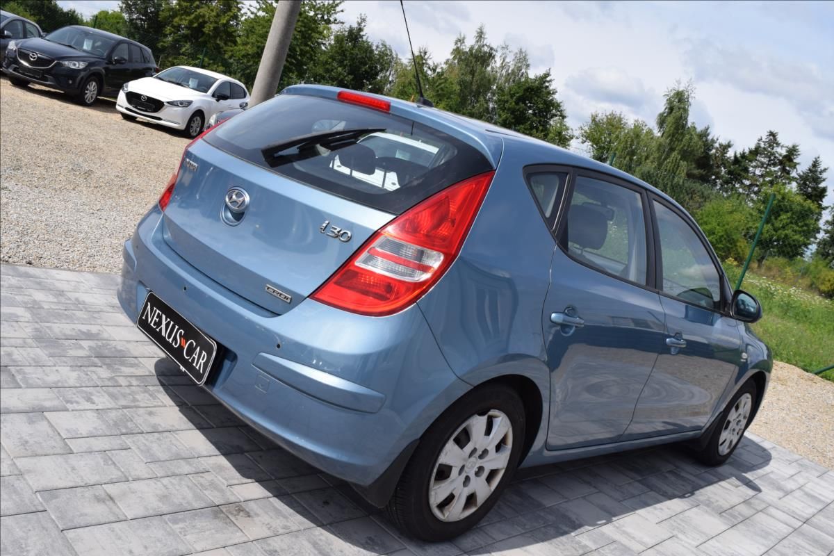 Hyundai i30, 1,6 CRDi 66KW COMFORT+ 2XKOLA - fotka 5