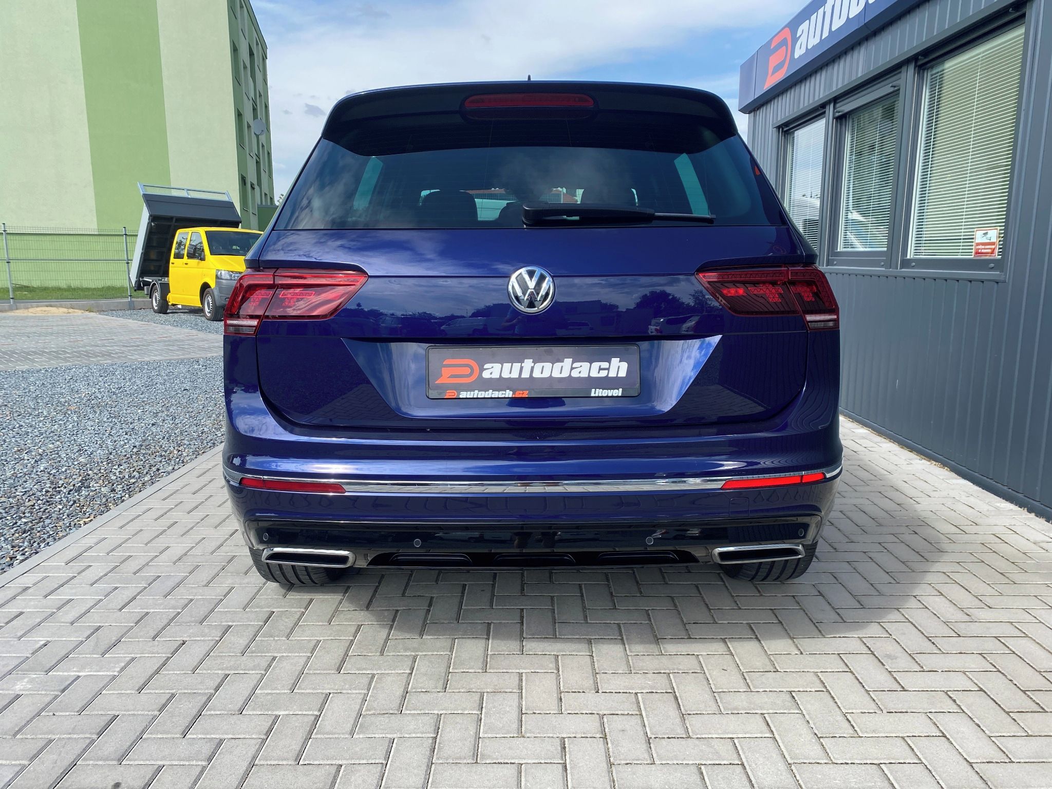 Volkswagen Tiguan, 2.0TSI 162KW-4x4-DSG-R-LINE - fotka 4
