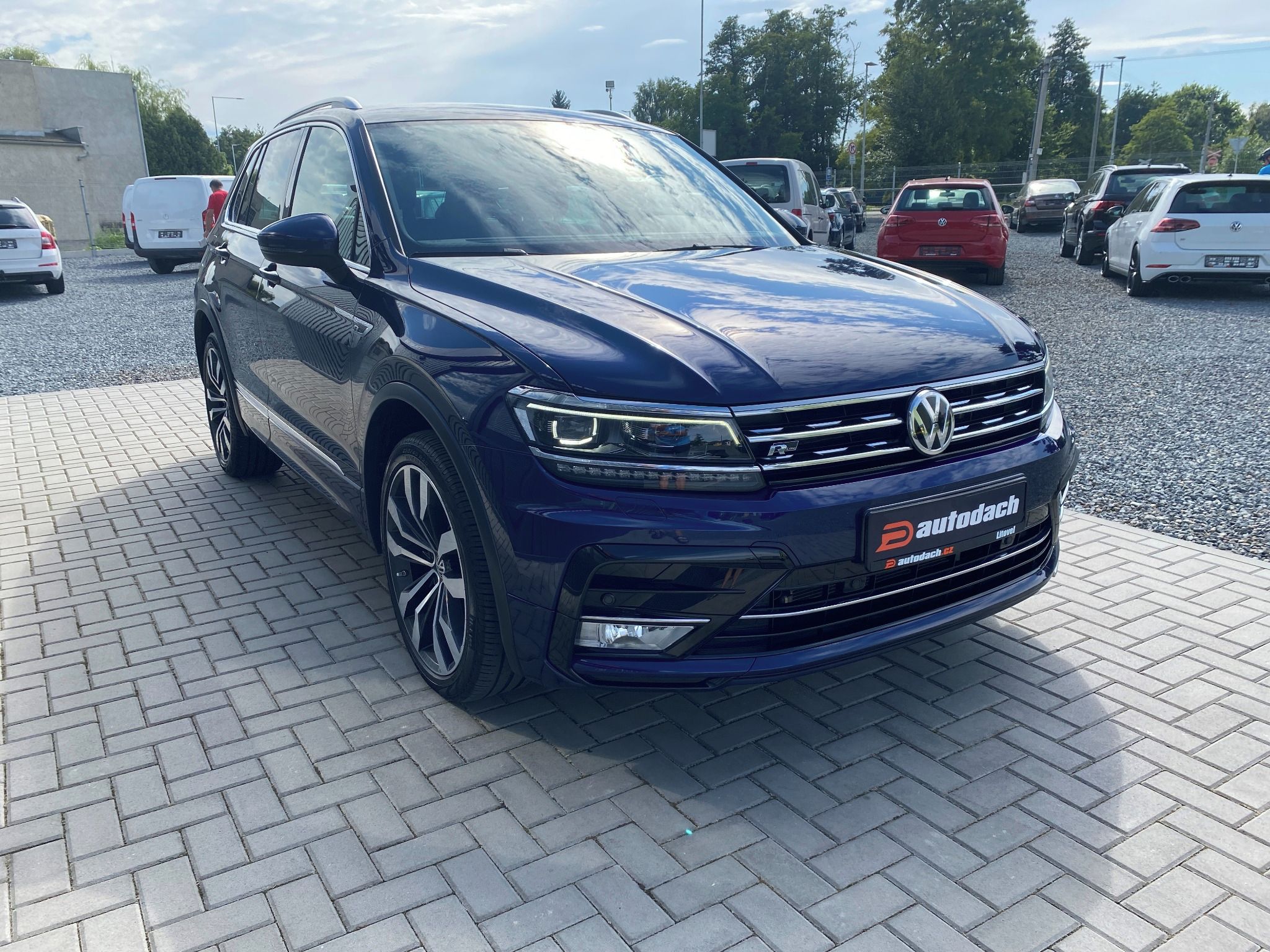 Volkswagen Tiguan, 2.0TSI 162KW-4x4-DSG-R-LINE - fotka 6