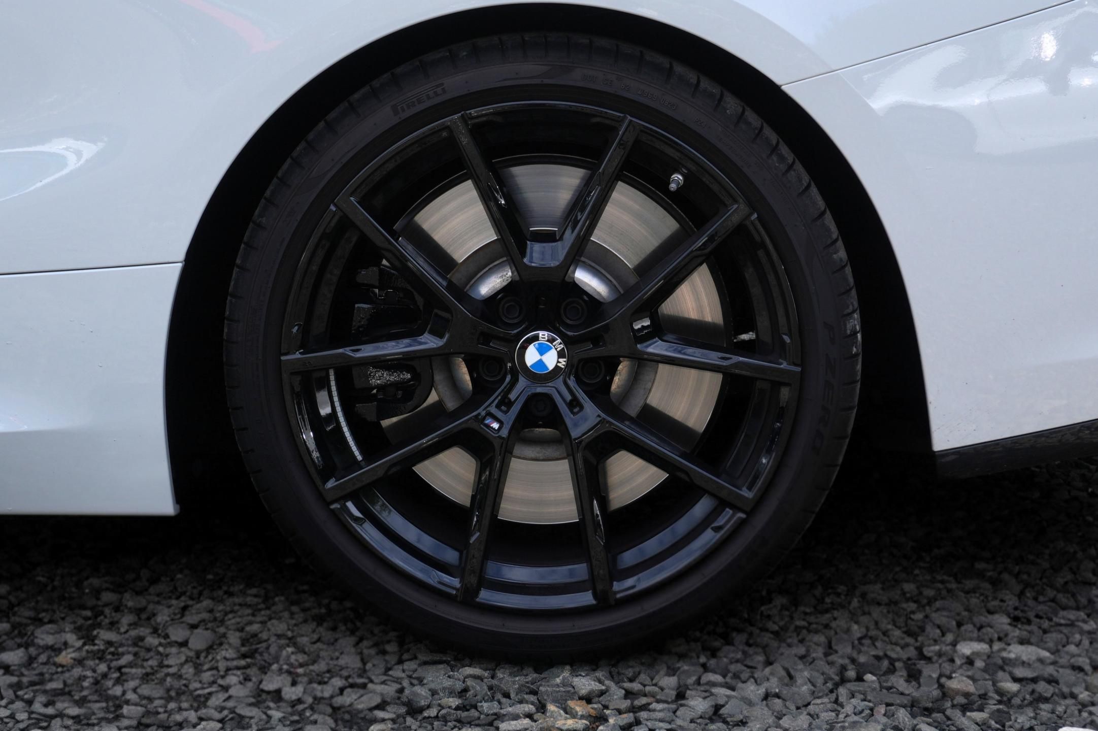 BMW Řada 8, M850i xD Cabrio, Lasery, B&W - fotka 4