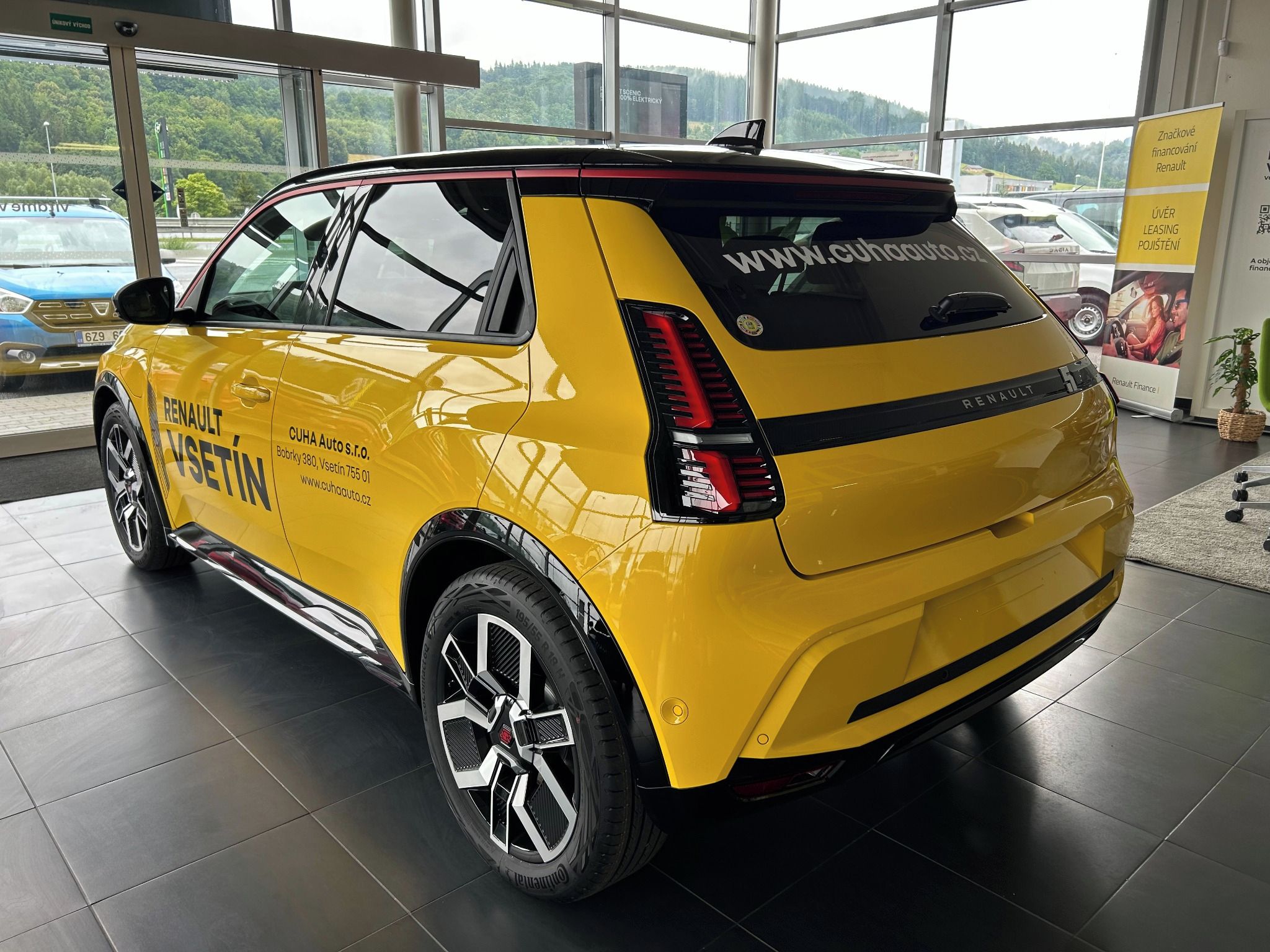 Renault R5, E-Tech elektrický Iconic Cinq - fotka 2