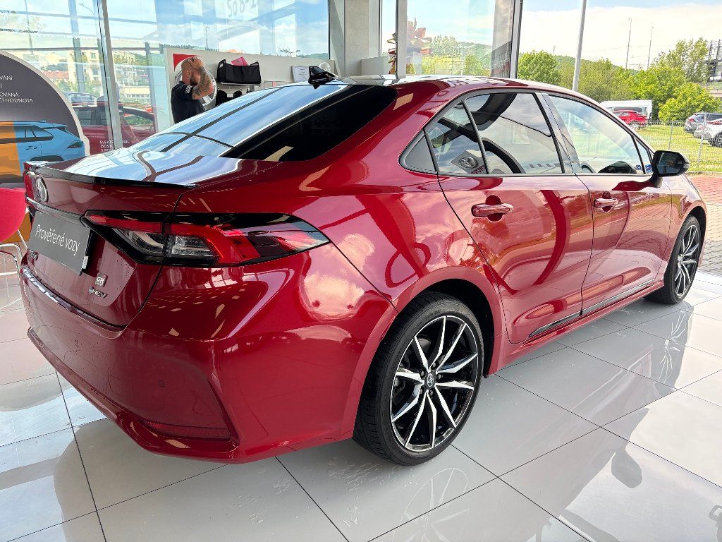 Toyota Corolla, 1.8HSD 72kW GR Sport 2024 - fotka 4