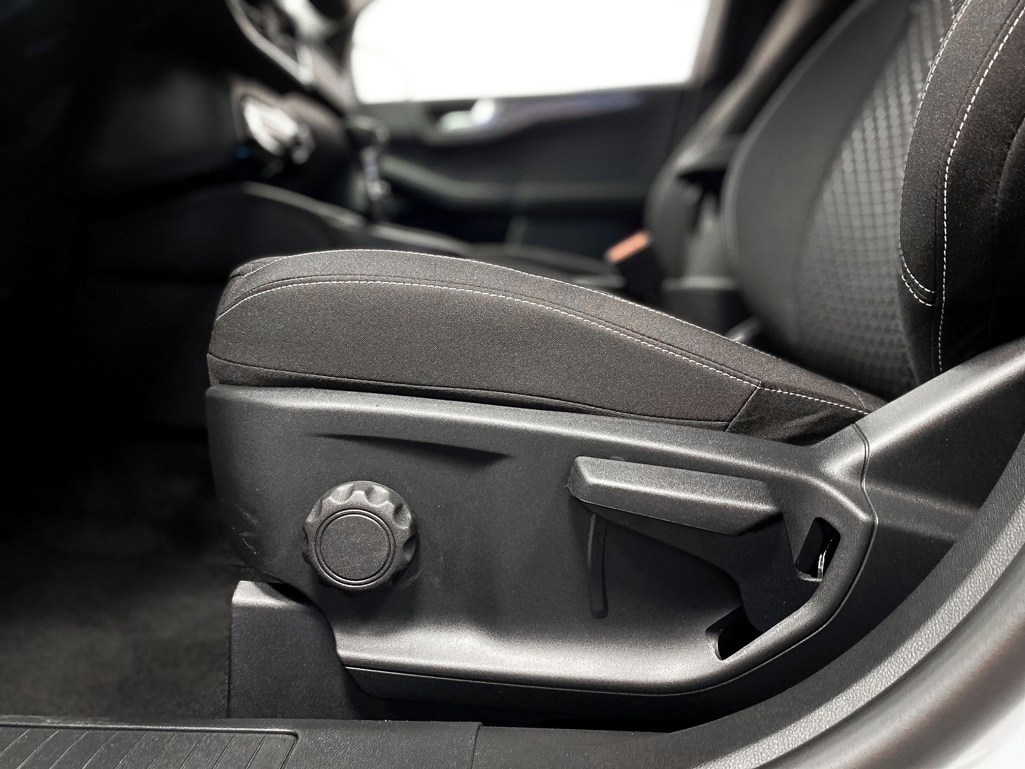Ford Kuga, 1,5  Titanium VÝPRODEJ - fotka 6