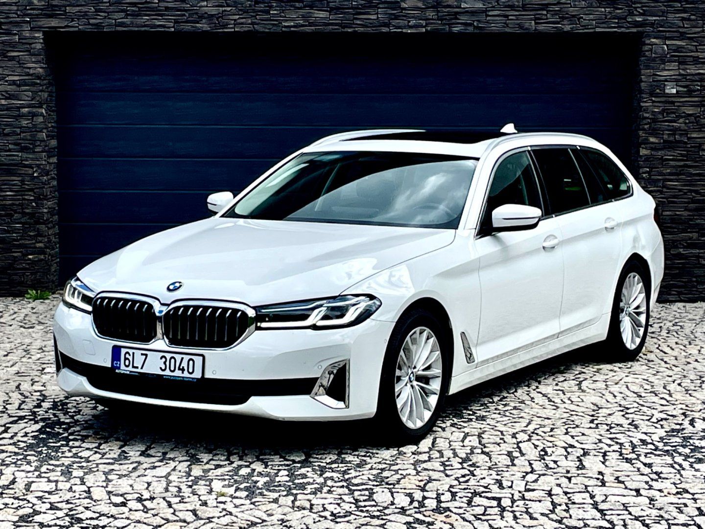BMW Řada 5, 530i 4x4 Mild-Hybrid Laser