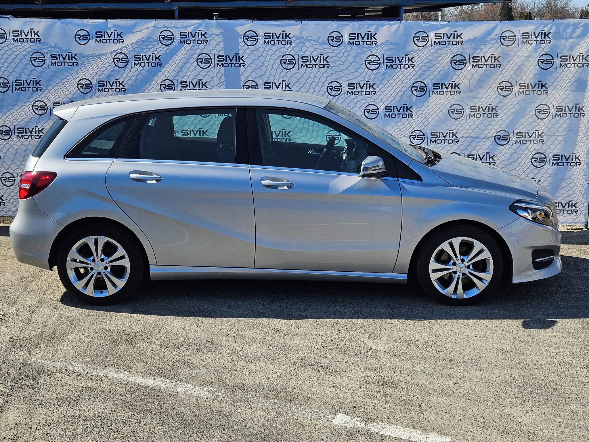 Mercedes-Benz Třídy B, B 200 CDI  AUTOMAT LED NAVI - fotka 4