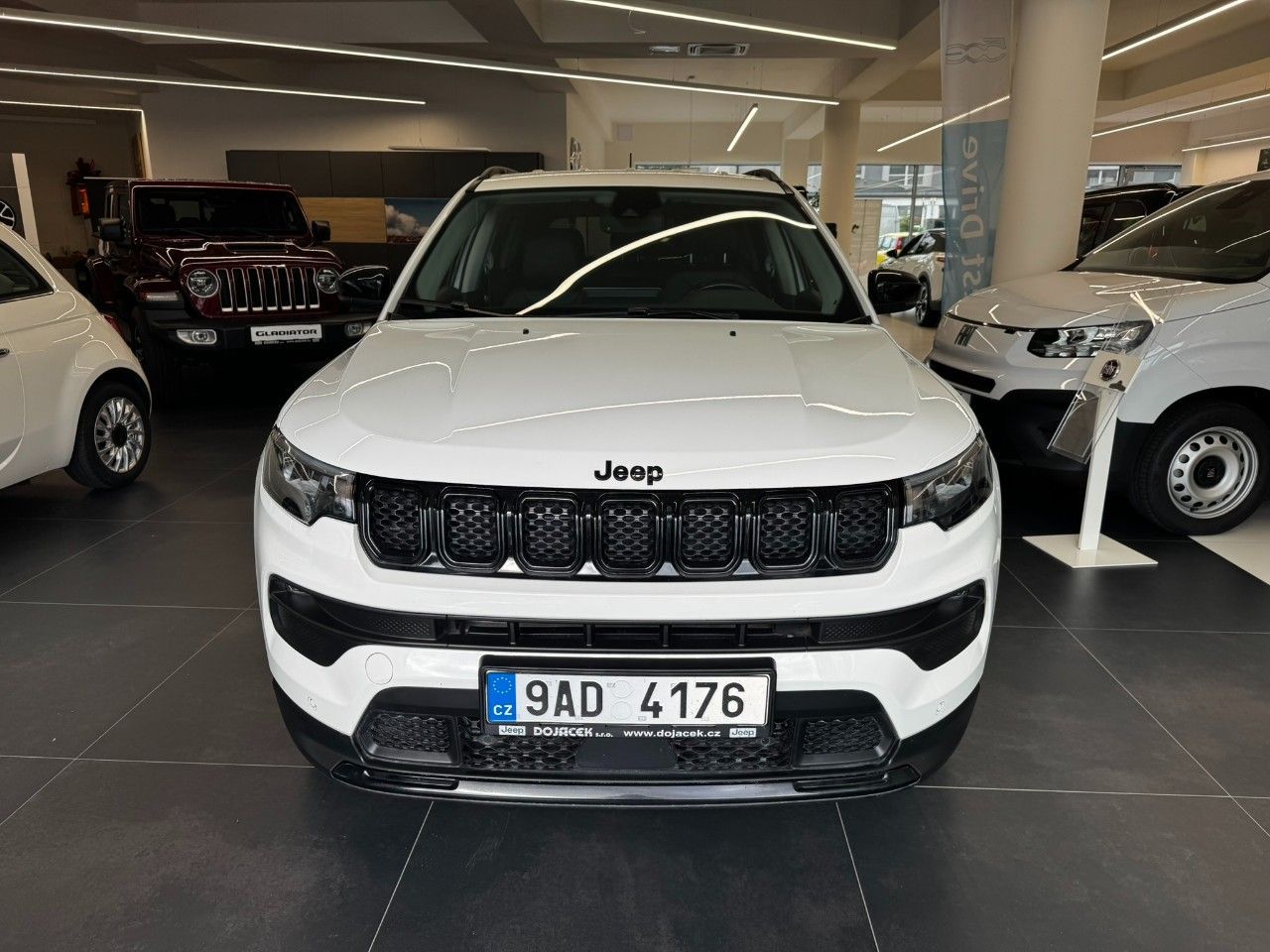 Jeep Compass, 1,3 GSE 130k man. Night Eagle - fotka 3