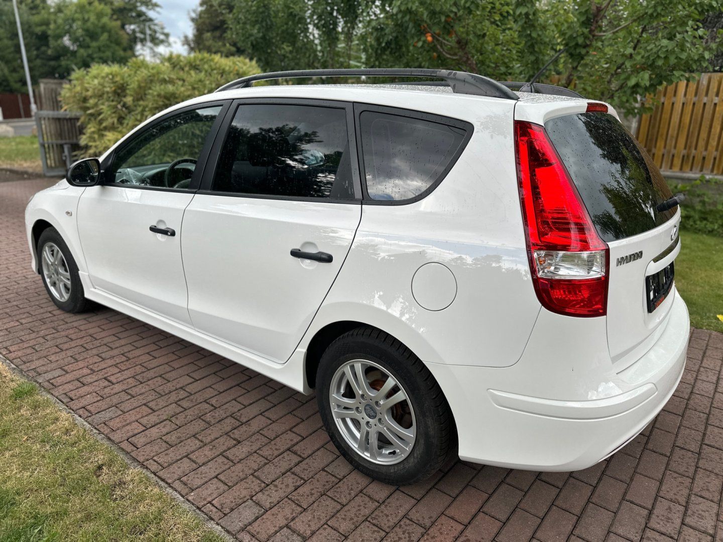 Hyundai i30, CW 1.6Crdi 66kw FIFA - fotka 3