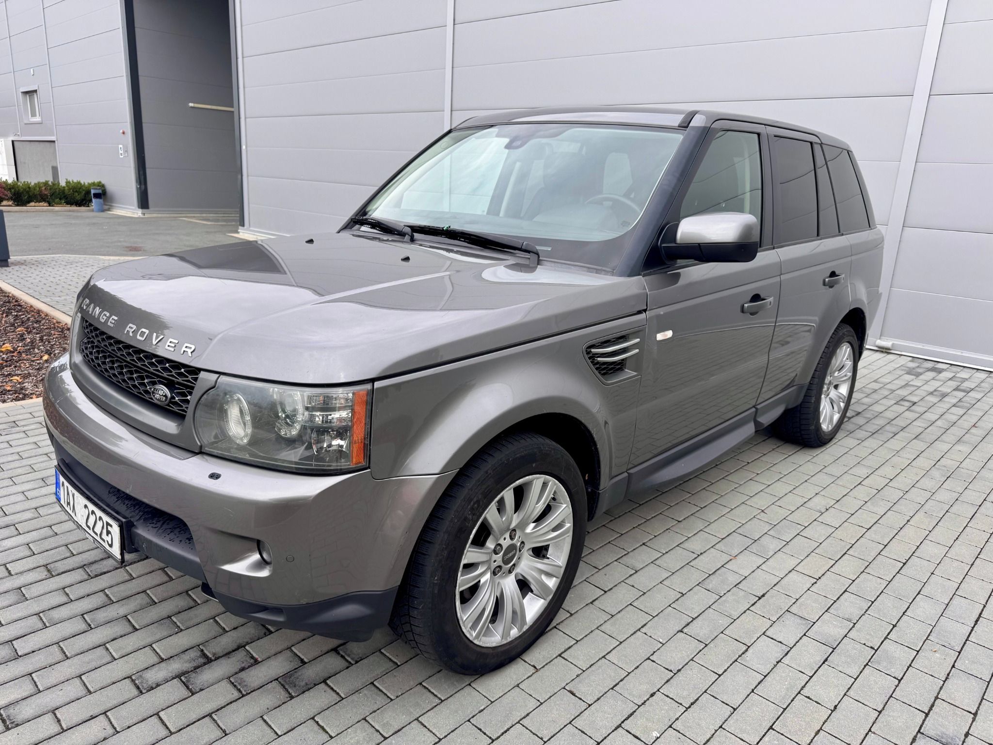 Land Rover Range Rover Sport, 3.0 TDV6 180kW 4x4 SPORT HSE - fotka 3