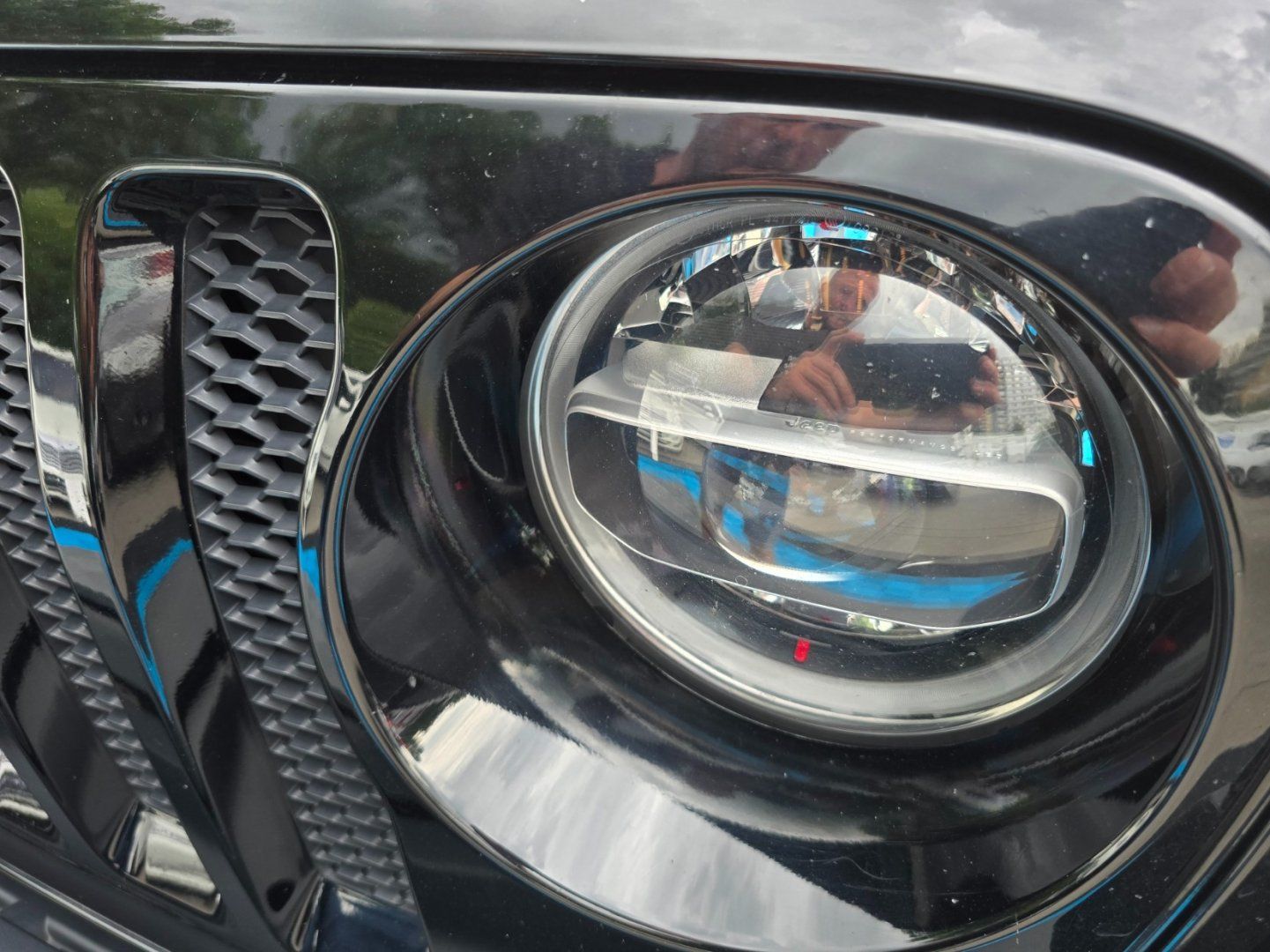 Jeep Wrangler, 2. MAJ/ČR/2.0T/200KW/SAHARA - fotka 3