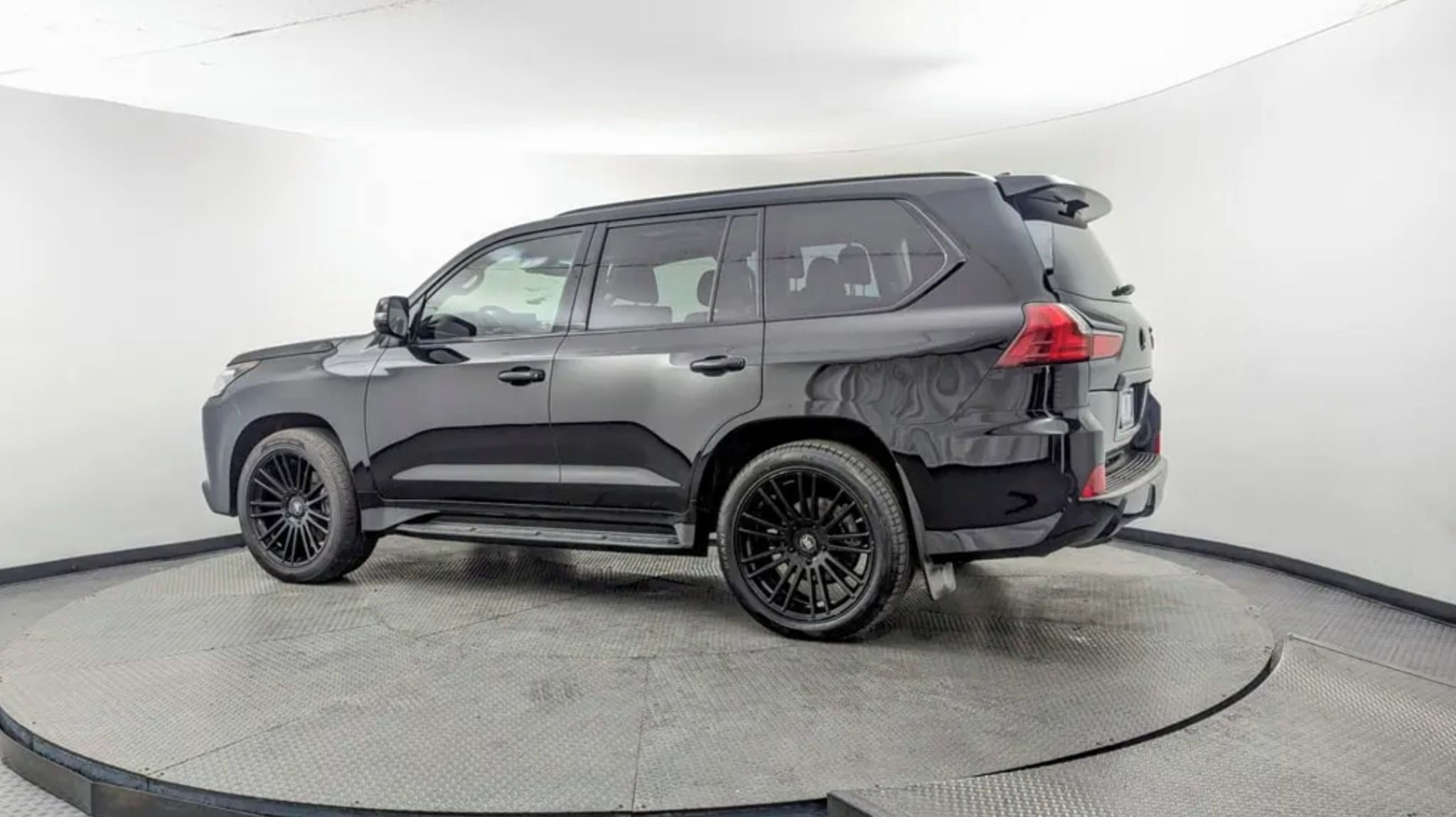 Lexus LX 570, LUXURY 7-míst - 5.7L V8 - fotka 6