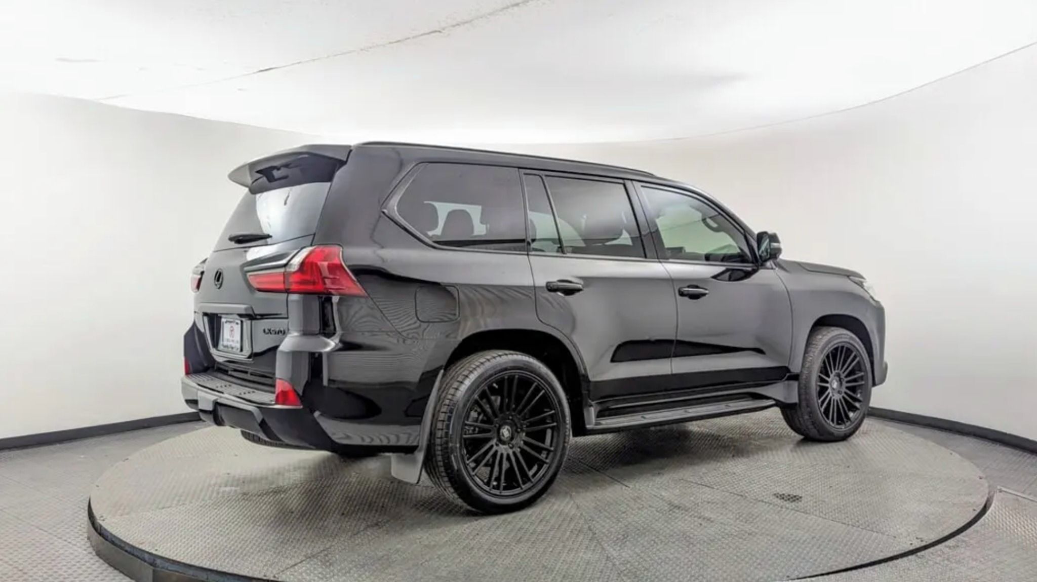 Lexus LX 570, LUXURY 7-míst - 5.7L V8 - fotka 4