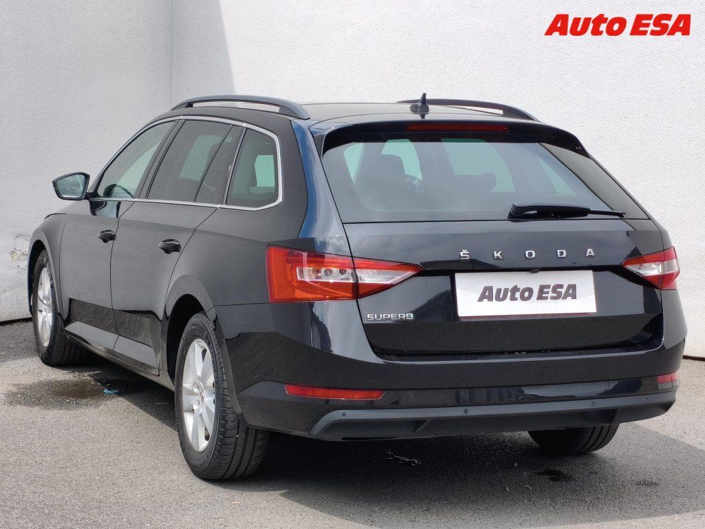 Škoda Superb, 1.6 TDi,Style,DSG,LED - fotka 6