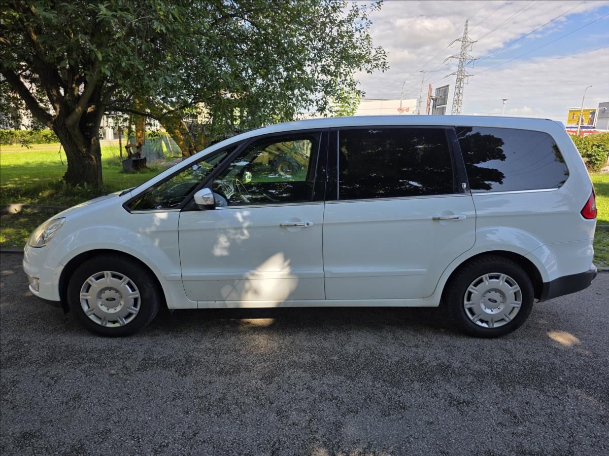Ford Galaxy, 2,0 2.0TDCI 96KW GHIA 7.MÍST - fotka 3