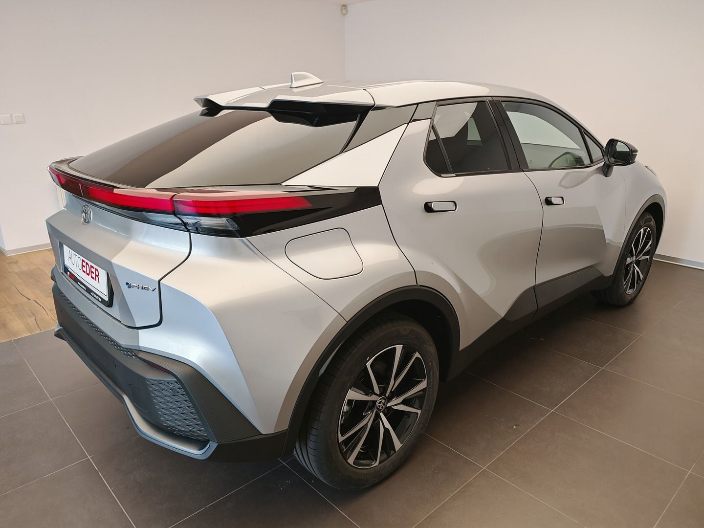 Toyota C-HR, 2.0 PHEV 4x2 Style - fotka 6