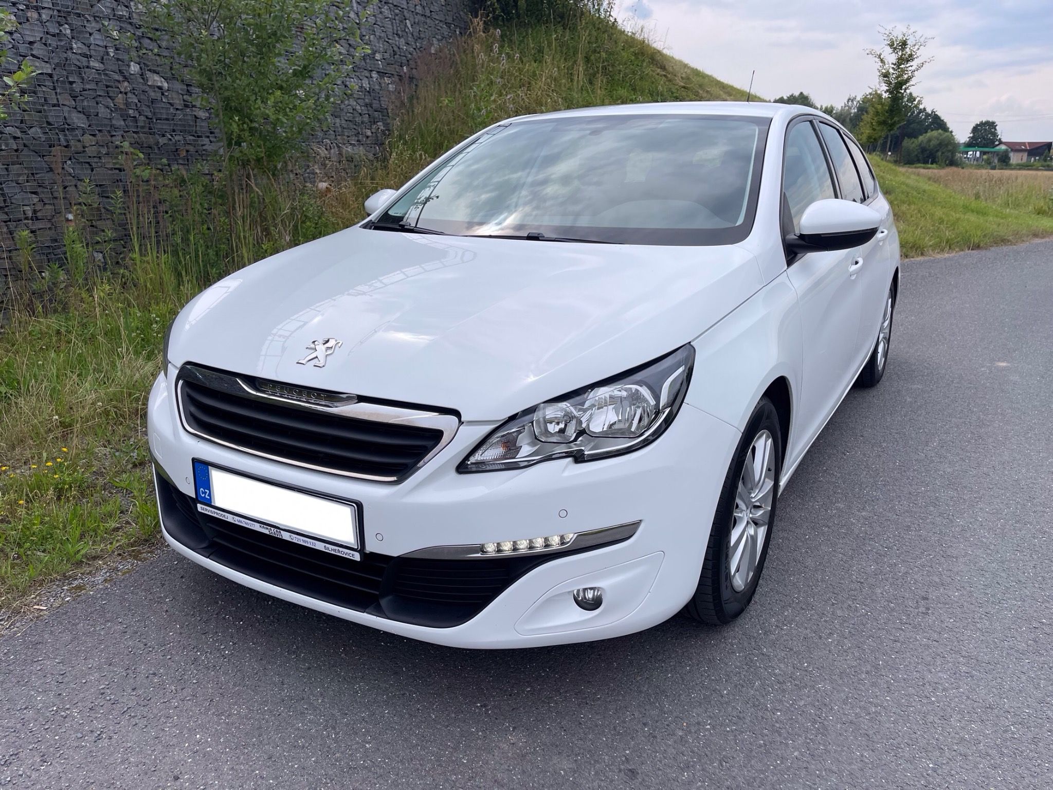 Peugeot 308, 1,6 HDi automat navi s.kniha - fotka 2
