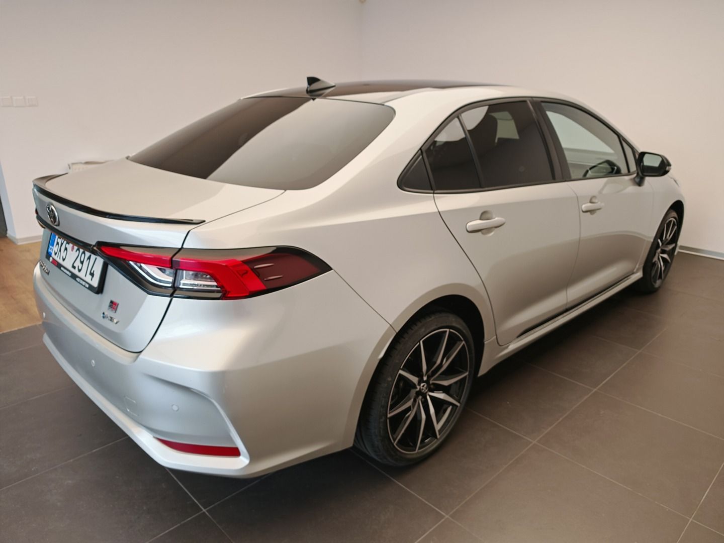 Toyota Corolla, 1.8 GR SPORT - fotka 4