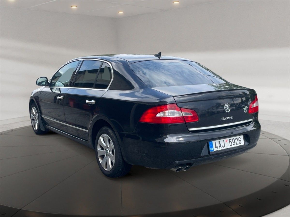 Škoda Superb, 2,0 TDI Elegance 4x4 DSG - fotka 4
