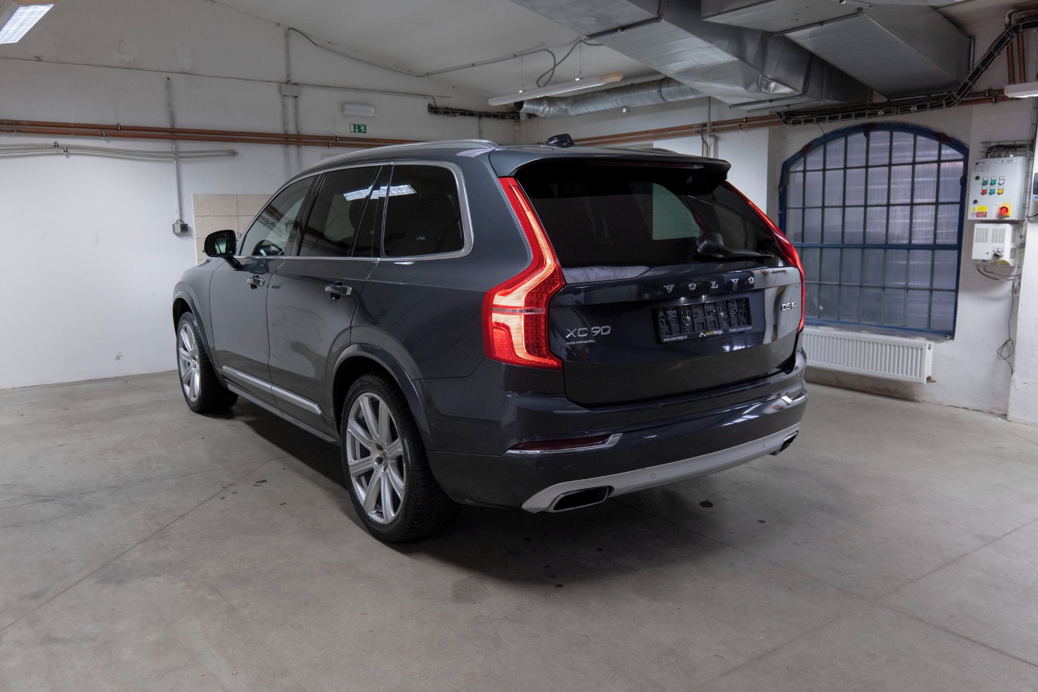 Volvo XC90, D5 AWD INSCRIPTION*HUD*360 - fotka 4